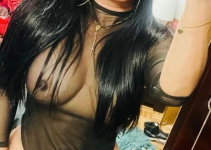 CACHONDA IMPLICADA MORBOSA FIESTERA COMPLACIENTE