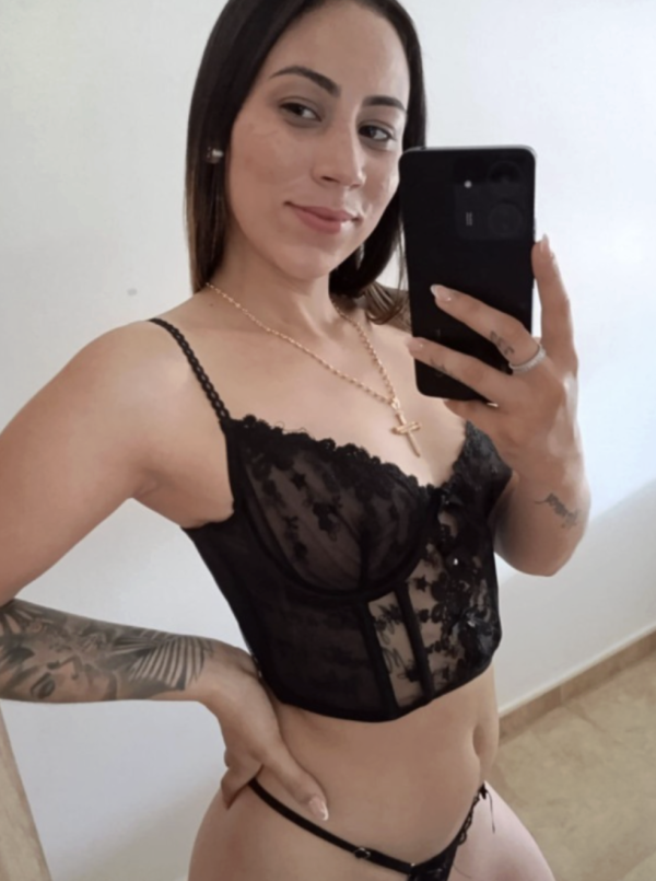 ESTOY DISPUESTA A COMPLACERTE Y HACERTE CORRER MUY RICO ¡FRANCÉS DE LOCURA!