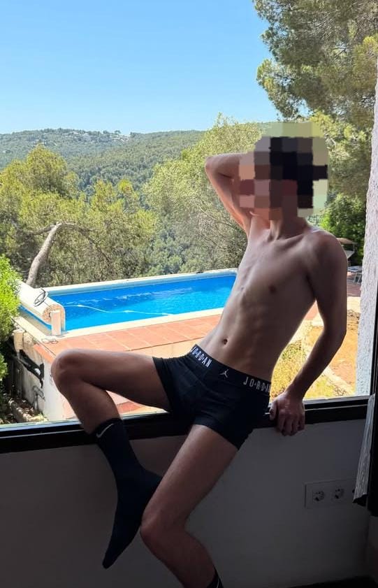 Activo y pasivo joven brasileño