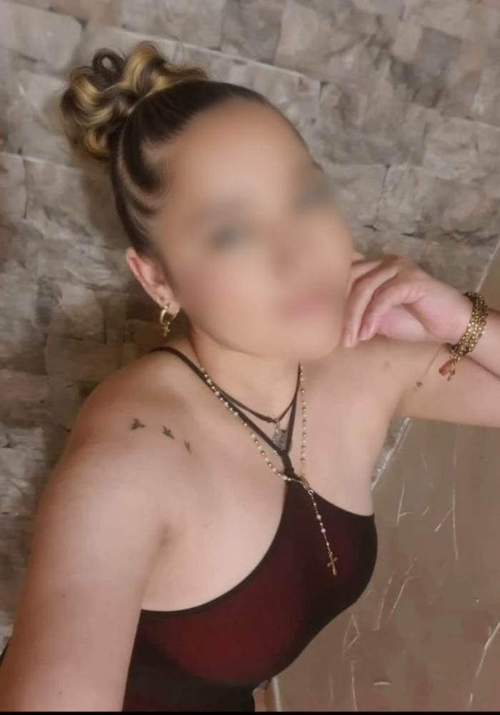 RUBY RUBIA DULCE Y ELEGANTE CON GANAS DE FIESTA