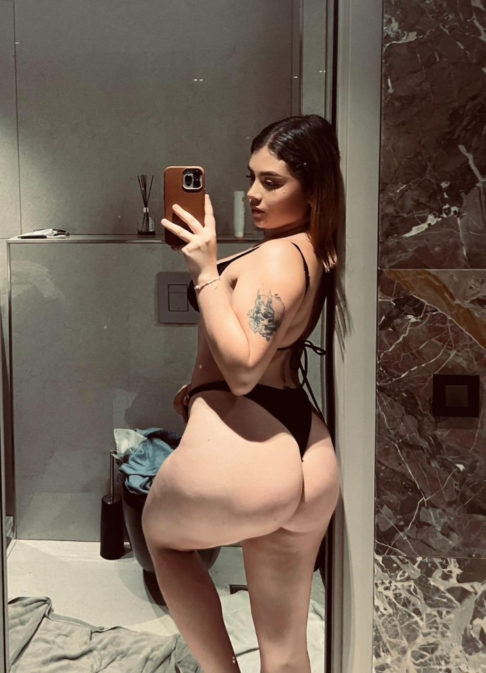 Colombiana super dulce para hombres exigentes