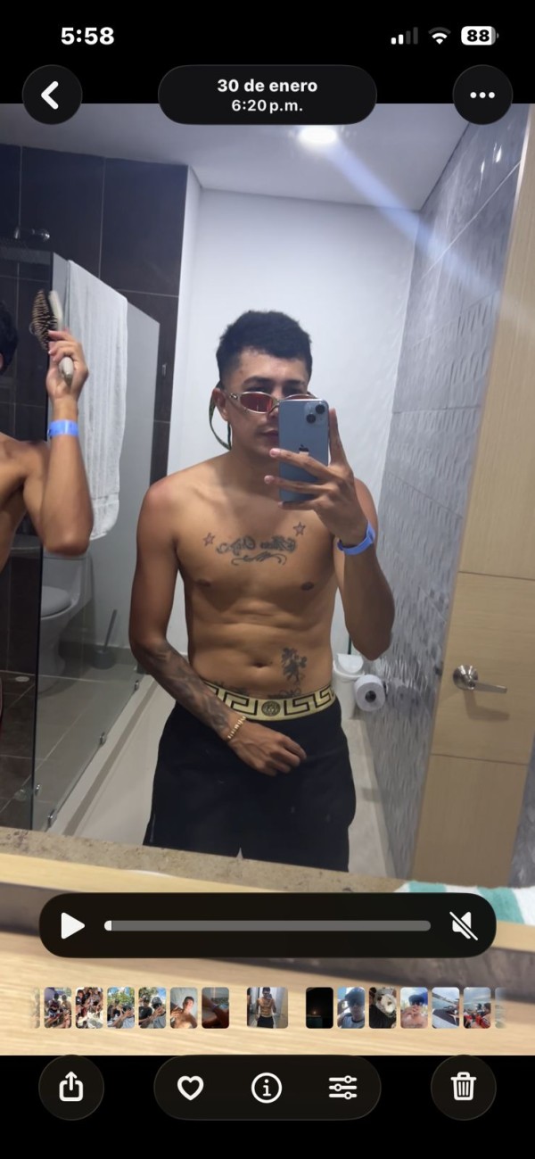 Chico joven colombiano| SALIDAS| NOVEDAD