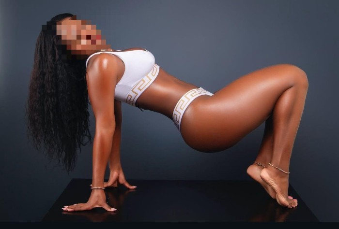ARDIENTE LUJURIOSA IMPLICADA MORBOSA COMPLACIENTE