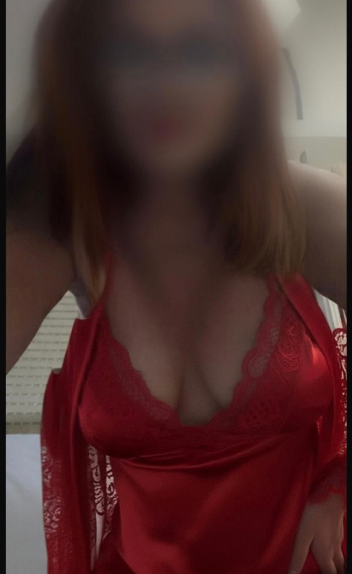 SARA, MADURA BRASILEÑA – SOLO SALIDAS — LOGROÑO