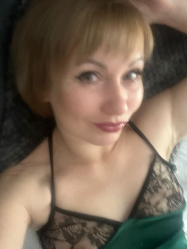 UCRANIANA DE LUJO EXPLOSIVA Y JUGUETONA