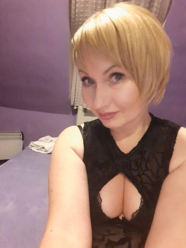 UCRANIANA DE LUJO EXPLOSIVA Y JUGUETONA