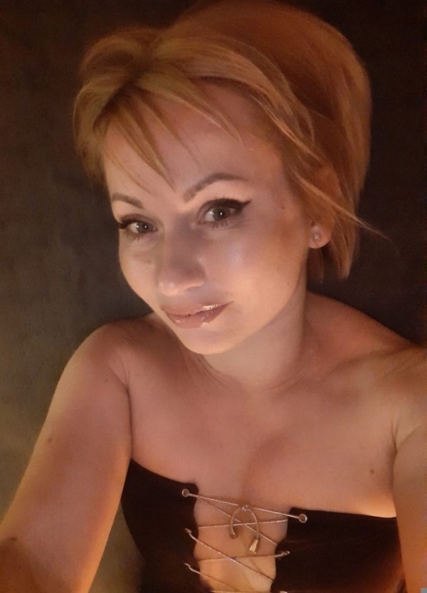 UCRANIANA DE LUJO EXPLOSIVA Y JUGUETONA