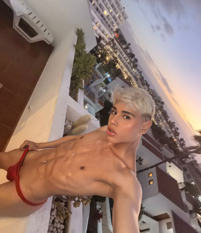 LATINO COMPLETO NUEVO EN ADEJE SUR!