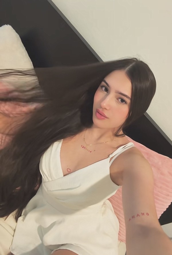 MILLADOIRO, JOVEN DELGADITA RECIÉN DE LLEGADA.