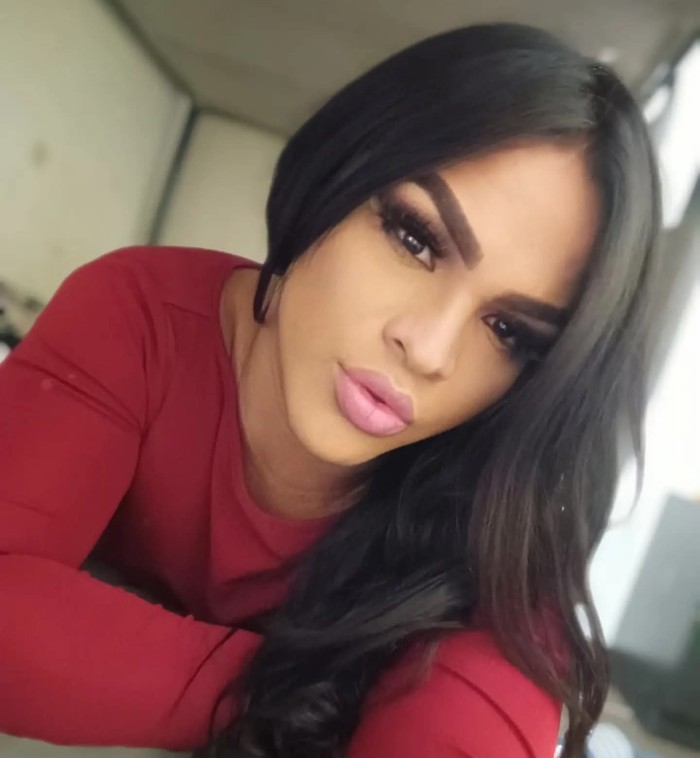 Trans femenina fiestera