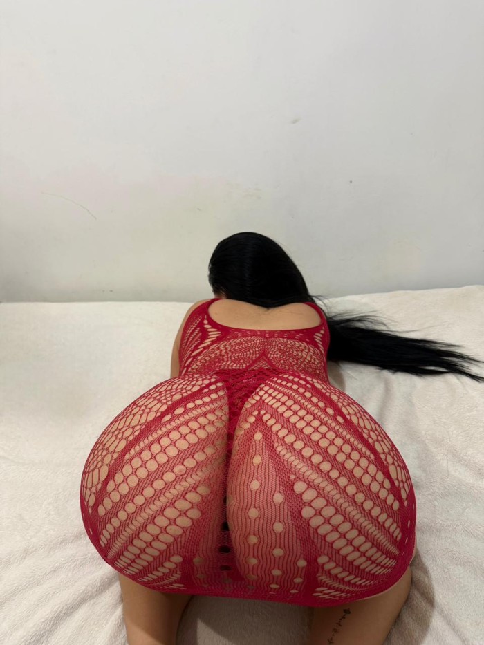 Exótica fiestera sexy full cañera e implicada