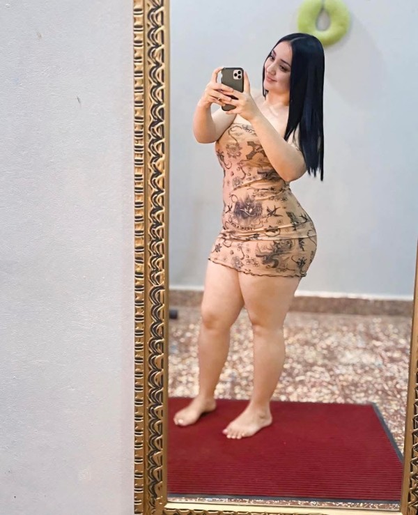 Paula super fiestera y golosa