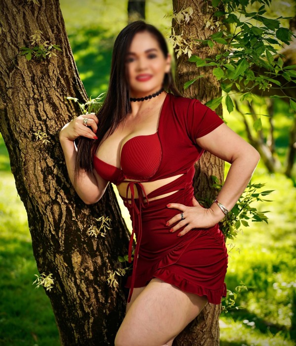 Paula super fiestera y golosa