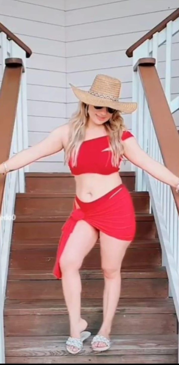 Paula super fiestera y golosa