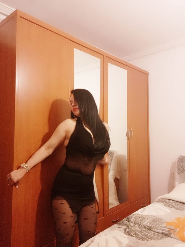 Morenaza super implicada y fiestera