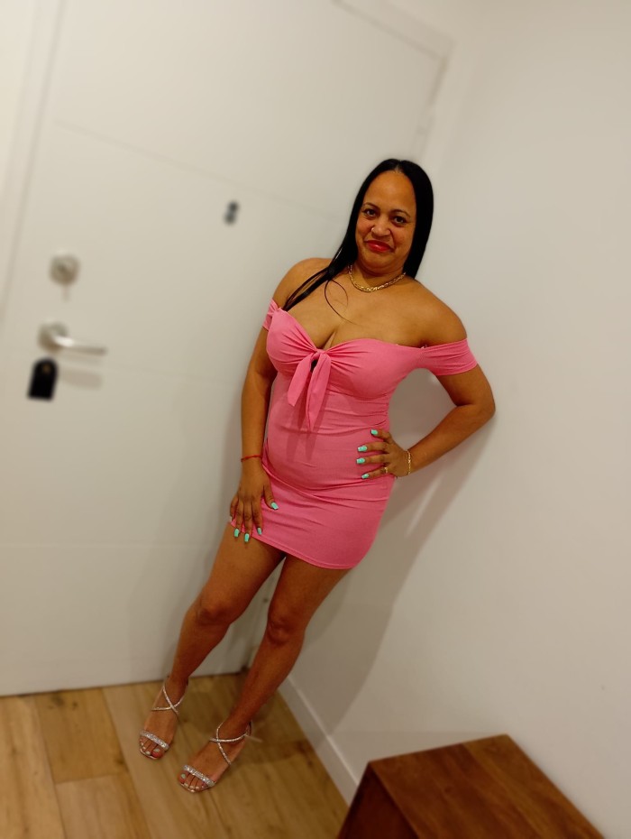 Bombón nueva ve a conocerme con muchas ganas