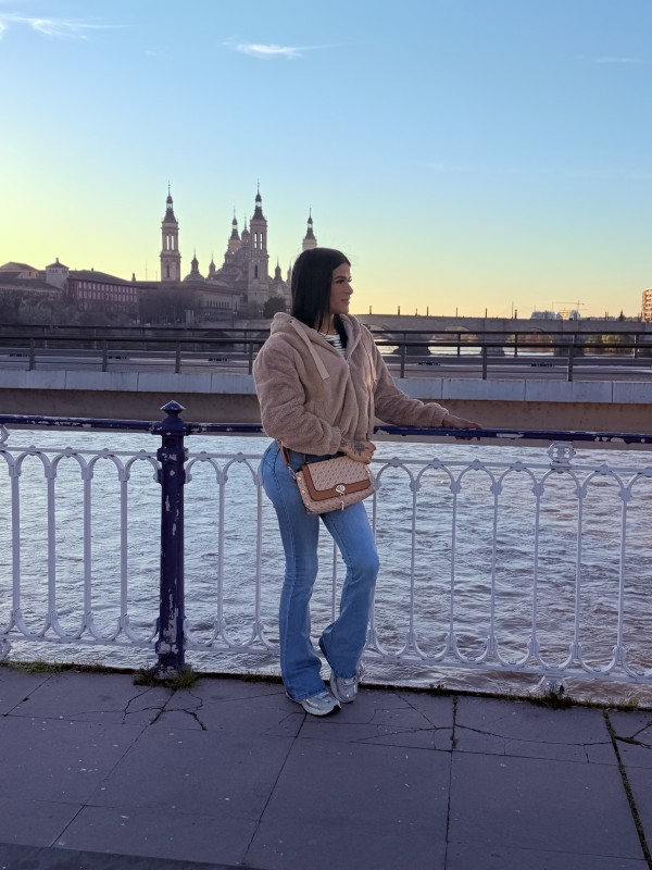 Guapa rica y de buen cuerpo