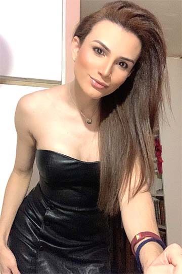 PRECIOSA CAÑERA NIÑATA FOLLADORA TODO VICIO