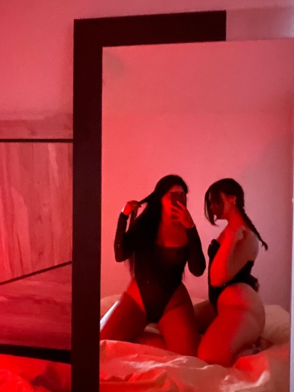 Karina bomba sexy disponible 24 horas fiestera