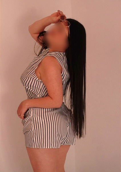 ANGELA JOVEN CURVI 637788085 LOS PALACIOS