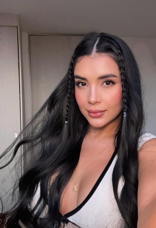 SEXY Y SEDUCTORA LATINA VOLCÁN EN ERUPCIÓN