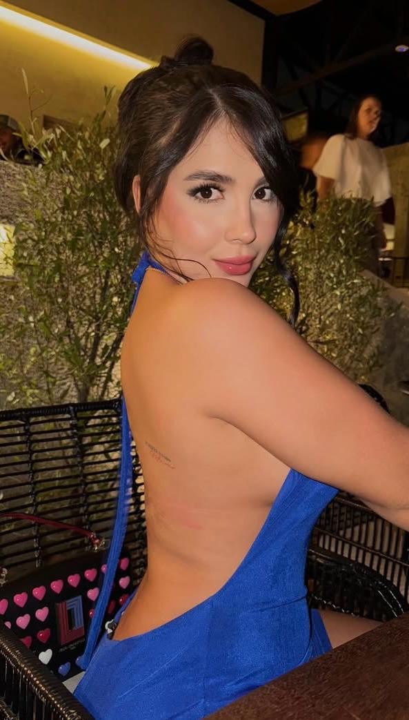 SEXY Y SEDUCTORA LATINA VOLCÁN EN ERUPCIÓN