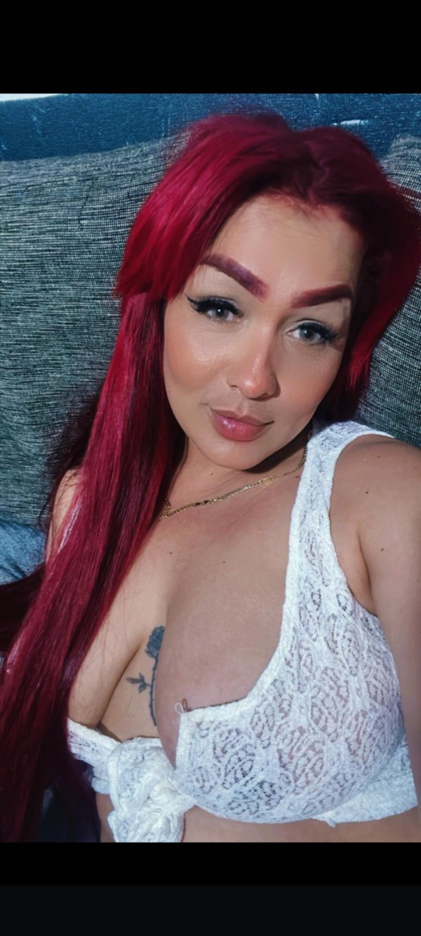 LATINA PRECIOSA CON ROSTRO BELLO EXOTICA