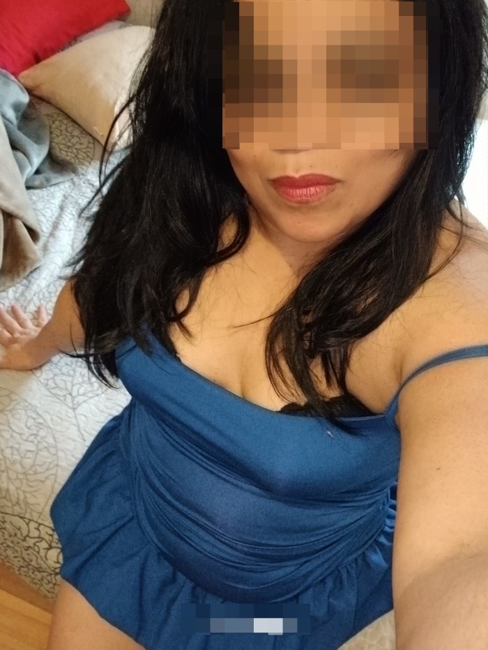 COLOMBIANA MADURITA 42 AÑOS