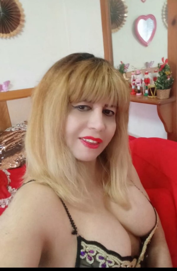Devora trans essotica en granoyers centro