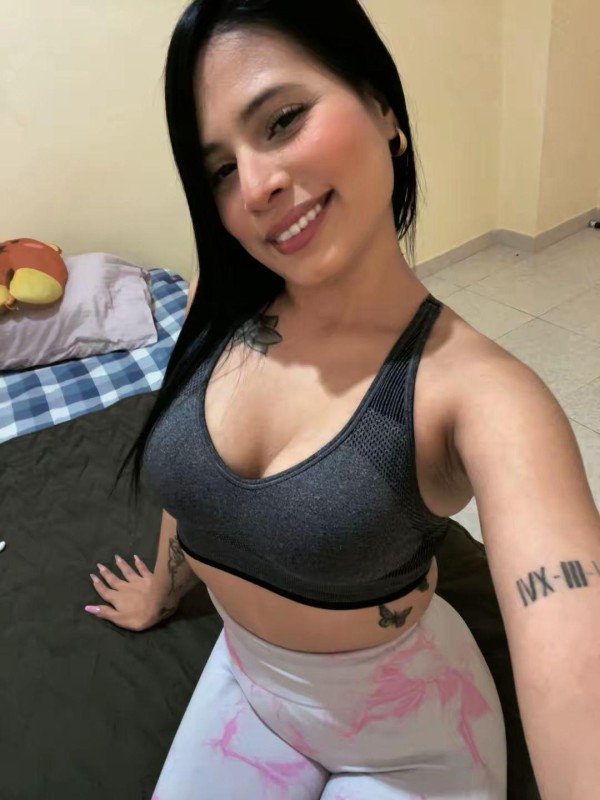 JOVENCITA MUY ATRACTIVA, CONMIGO ALUCINARAS, NOVEDAD CADIZ