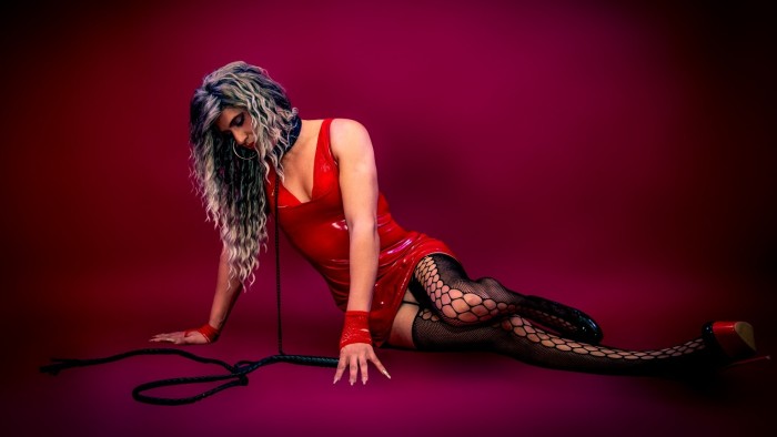 JOVENCITA TRANS COMPLETA Y CAÑERA