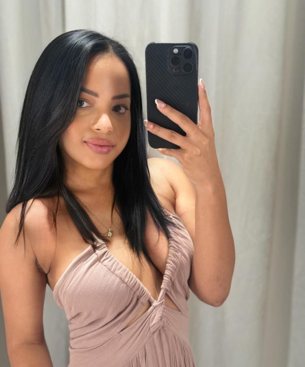 JOVENCITA COLOMBIANA INDEPENDIENTE