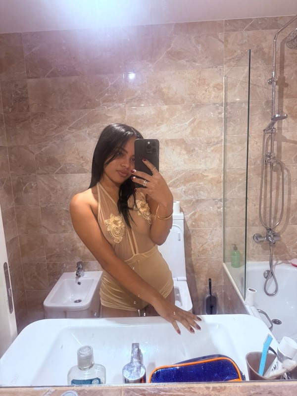 JOVENCITA COLOMBIANA INDEPENDIENTE