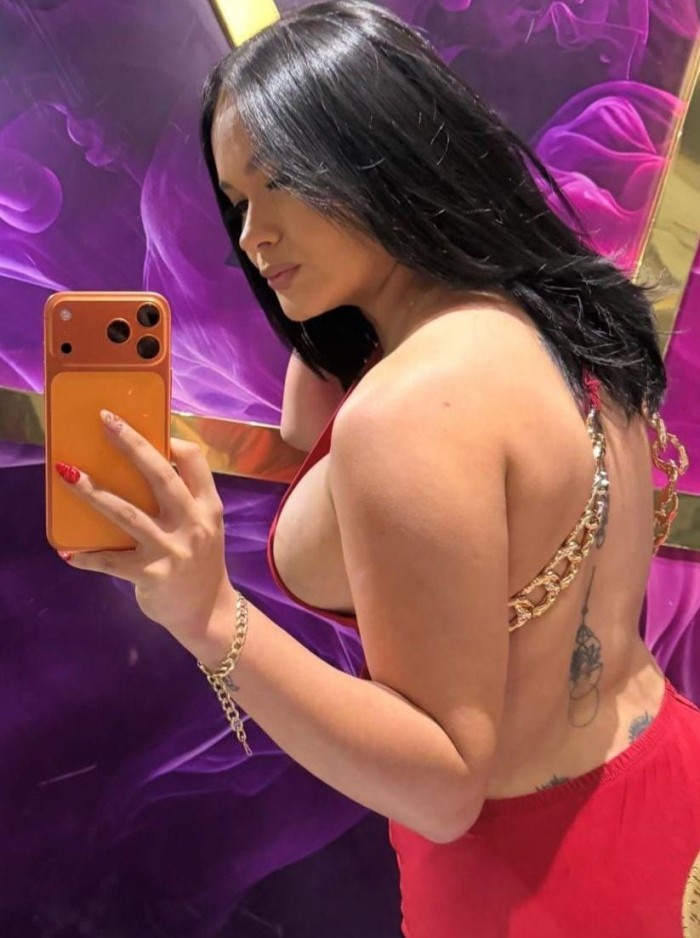 VENEZOLANA NOVEDAD EN FERROL FIESTERA COMPLACIENTE