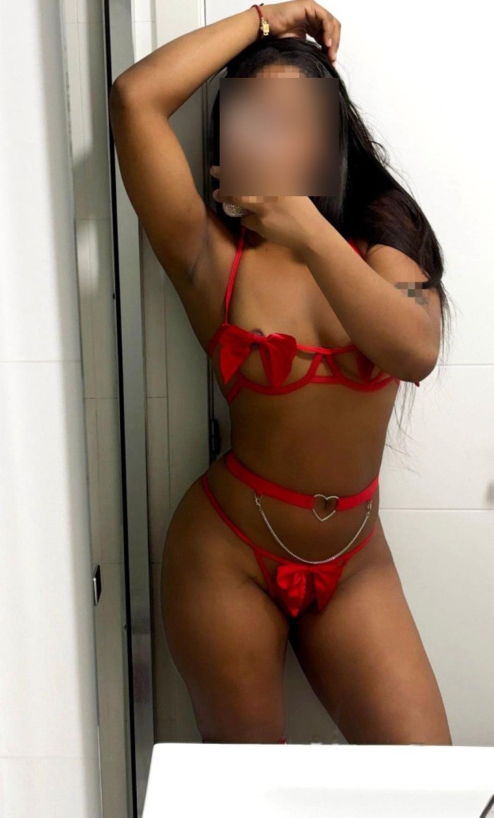 ATREVIDA SENSUAL Y EROTICA LATINA MORENA