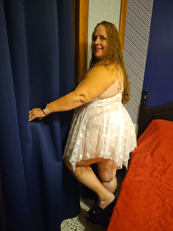 Adriana rellenita madurita en salt