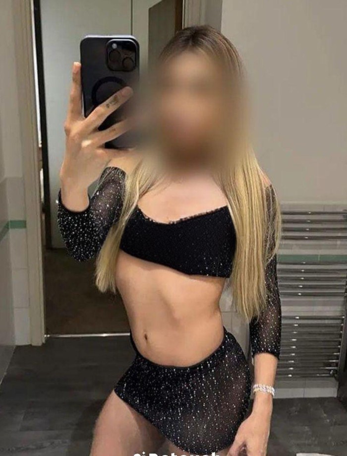 Madurita recien llegada cachonda y traviesa