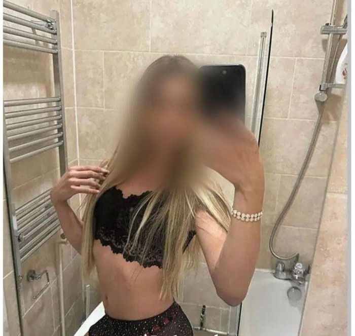 Madurita recien llegada cachonda y traviesa