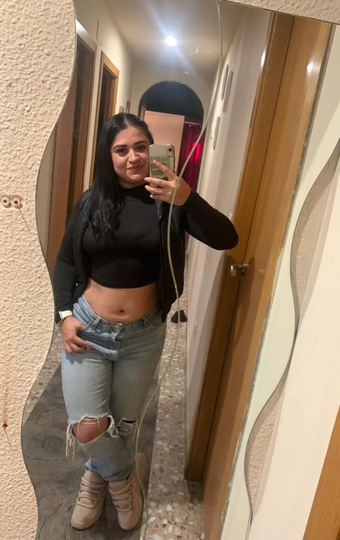 Niñata putísima con ganas de leche