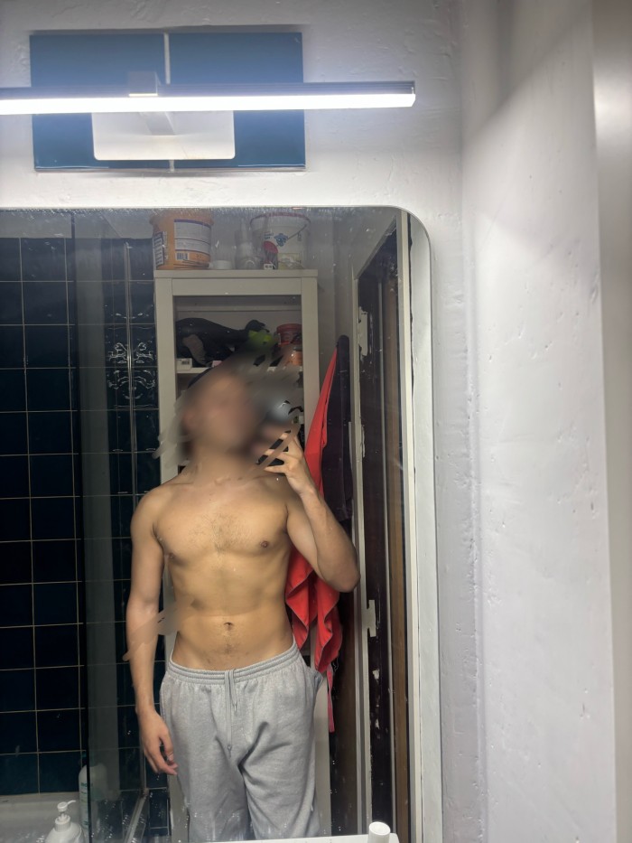 MASAJISTA LATINO SOLO MUJERES