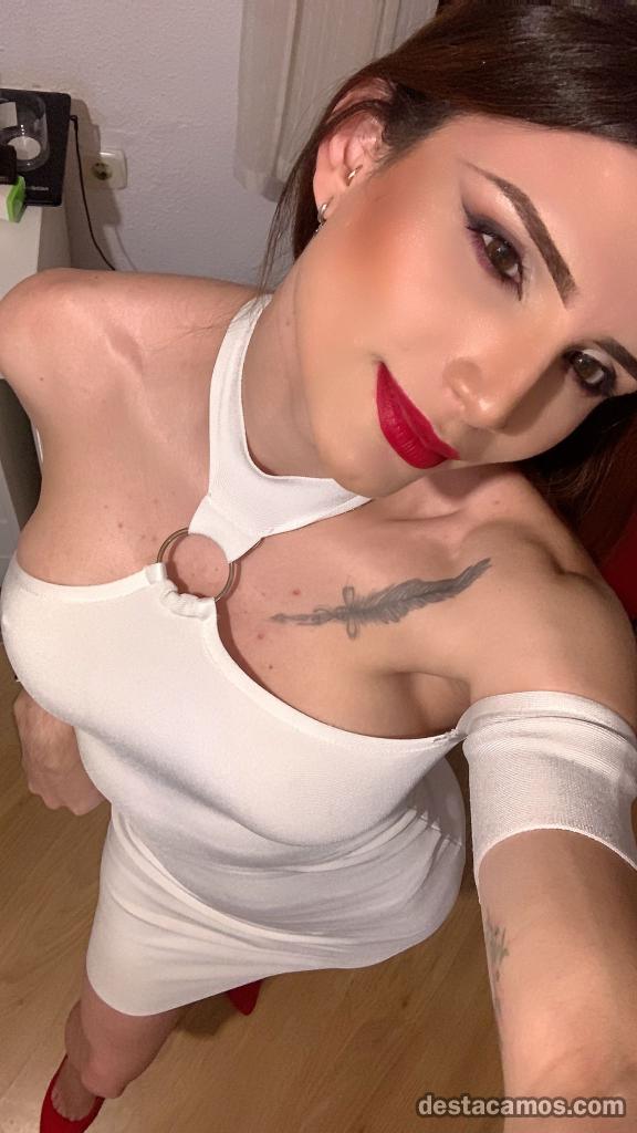 Travesti masaje en camilla terminación con final