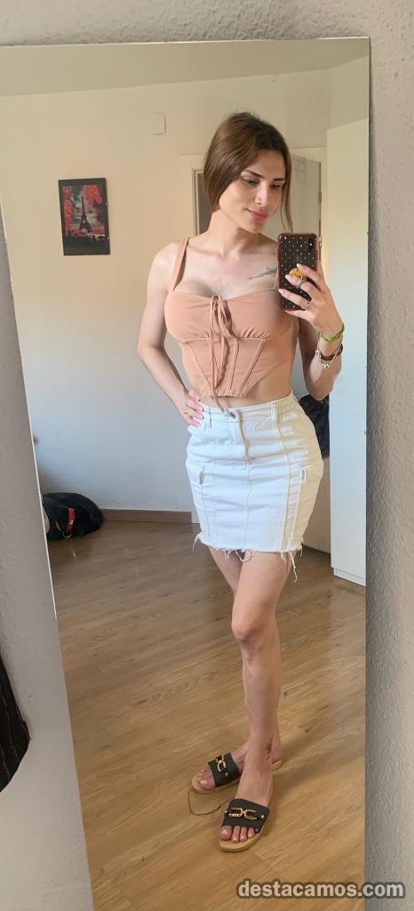 Travesti masaje en camilla terminación con final