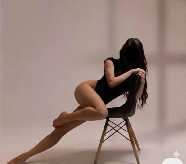 Estrella muy complaciente y atractiva