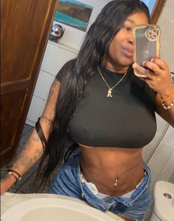 COLOMBIANA MUY COMPLACIENTE 24 HORAS