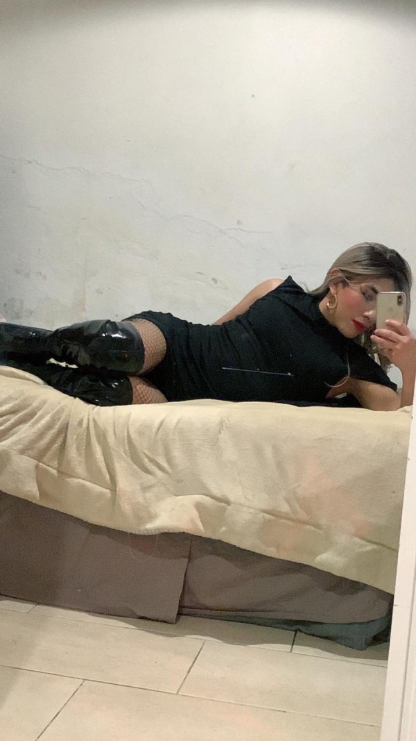 NOVEDAD…RUBIA TRANS NIÑATA FIESTERA Y ME CORRO EN TU BOCA AMOR