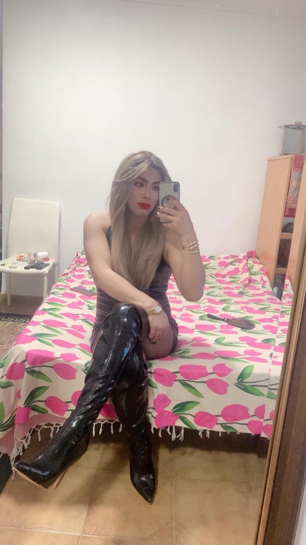 NOVEDAD…RUBIA TRANS NIÑATA FIESTERA Y ME CORRO EN TU BOCA AMOR
