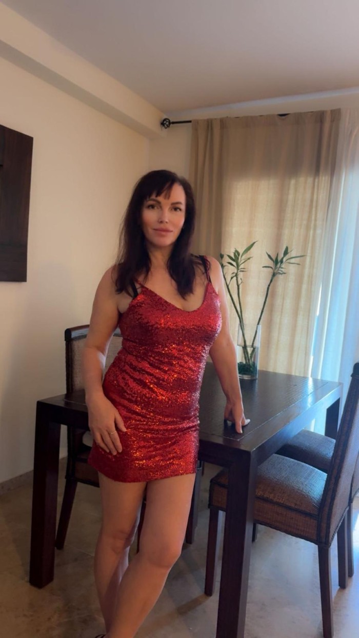 Rusa Completa y Sensual