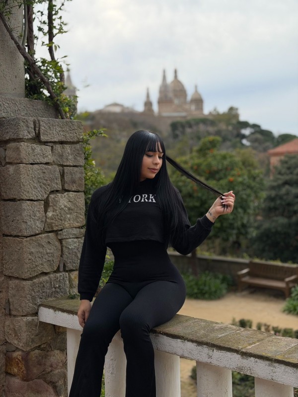 Sexy guarra colombiana recién llegada a sevilla