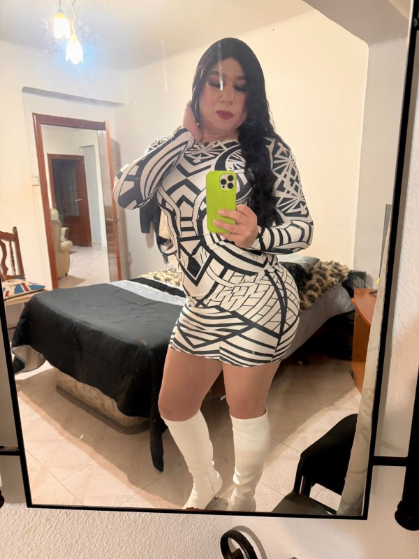 CHICA ALTA LATINA SENSUAL Y FIESTERA. COLOMBIANA VERSÁTIL CAÑERA POLLONA