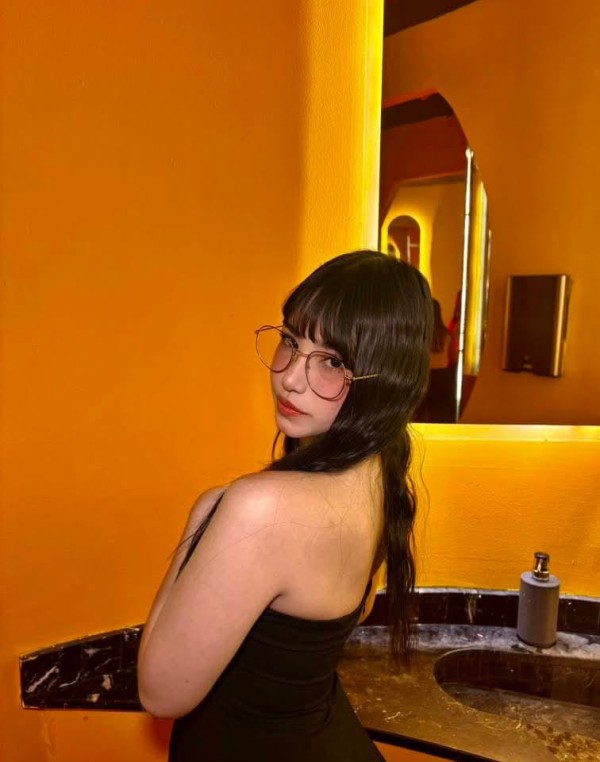 jovencita apasionada mamada profunda sexo guarro piso solo